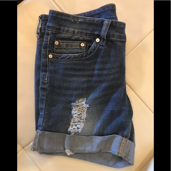 Indigo Rein Jean Shorts - Picture 5 of 7